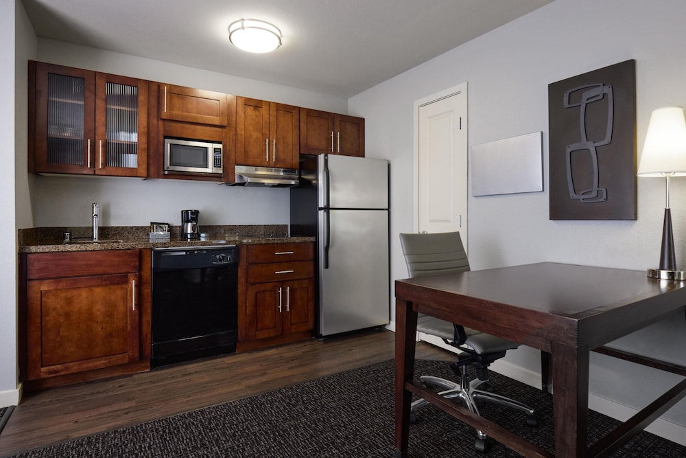 Hyatt House Seattle/Redmond 7/70