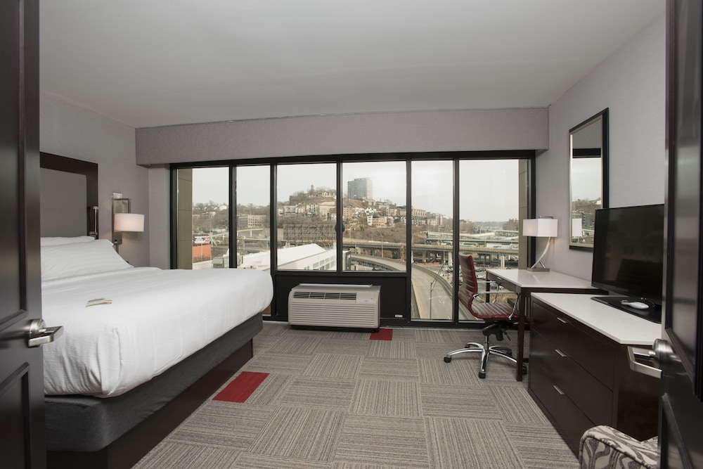 HOLIDAY INN HOTEL SUITES CINCINNATI DOWNTOWN 14/56