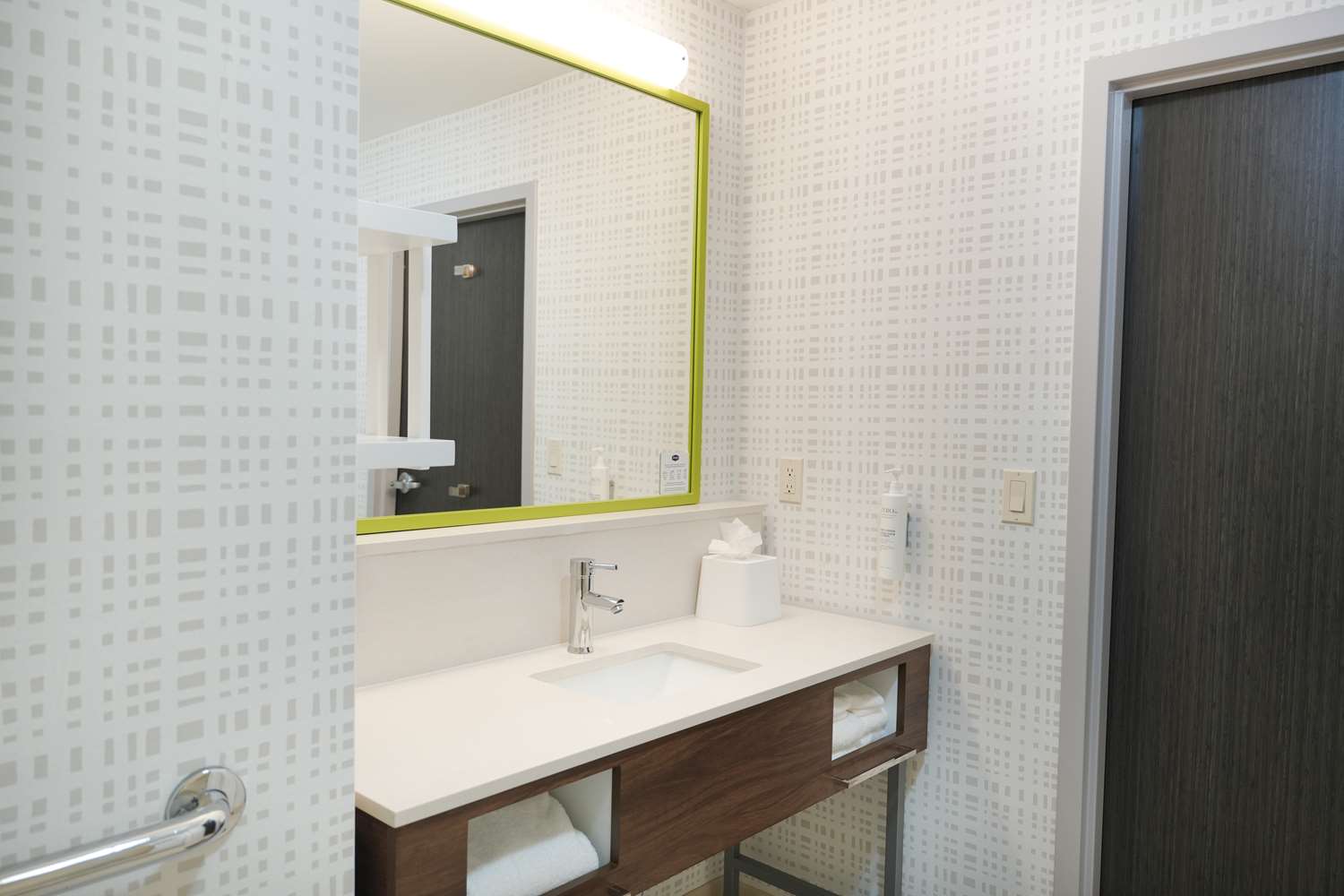 Hampton Inn and Suites Tulsa Central 15/19