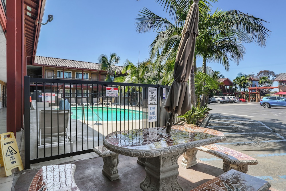 Motel 6 Carlsbad, CA - North Near Legoland in CARLSBAD - CA