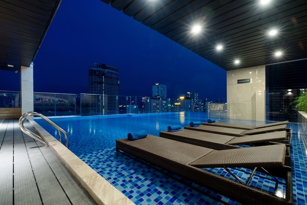 Le More Hotel 24/50