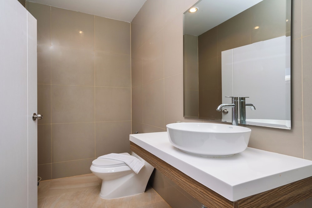 Thames Tara Private Pool Villa Rawai Phuket 46/48