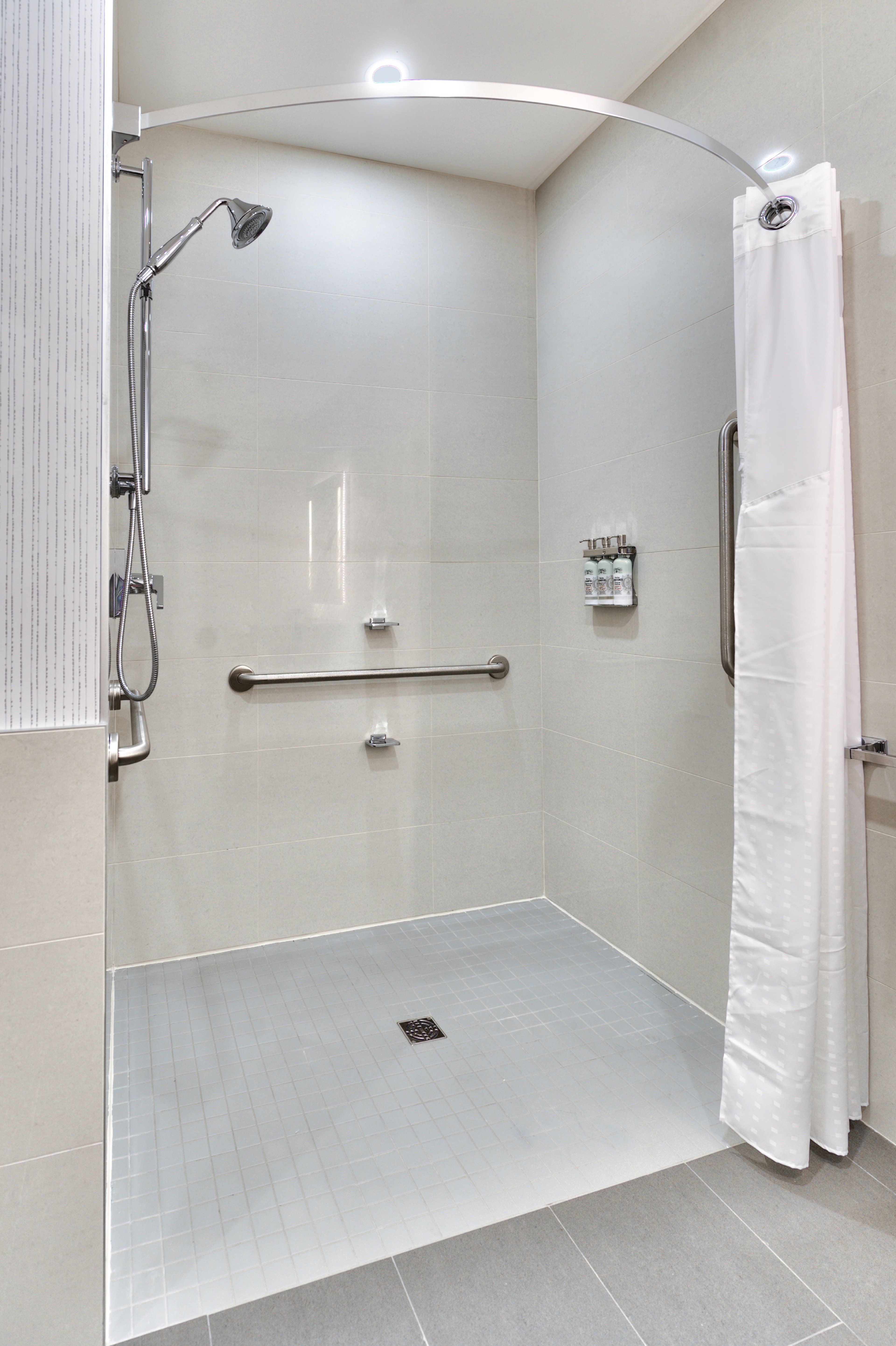Holiday Inn Express Suites Trois Rivieres Ouest 72/72