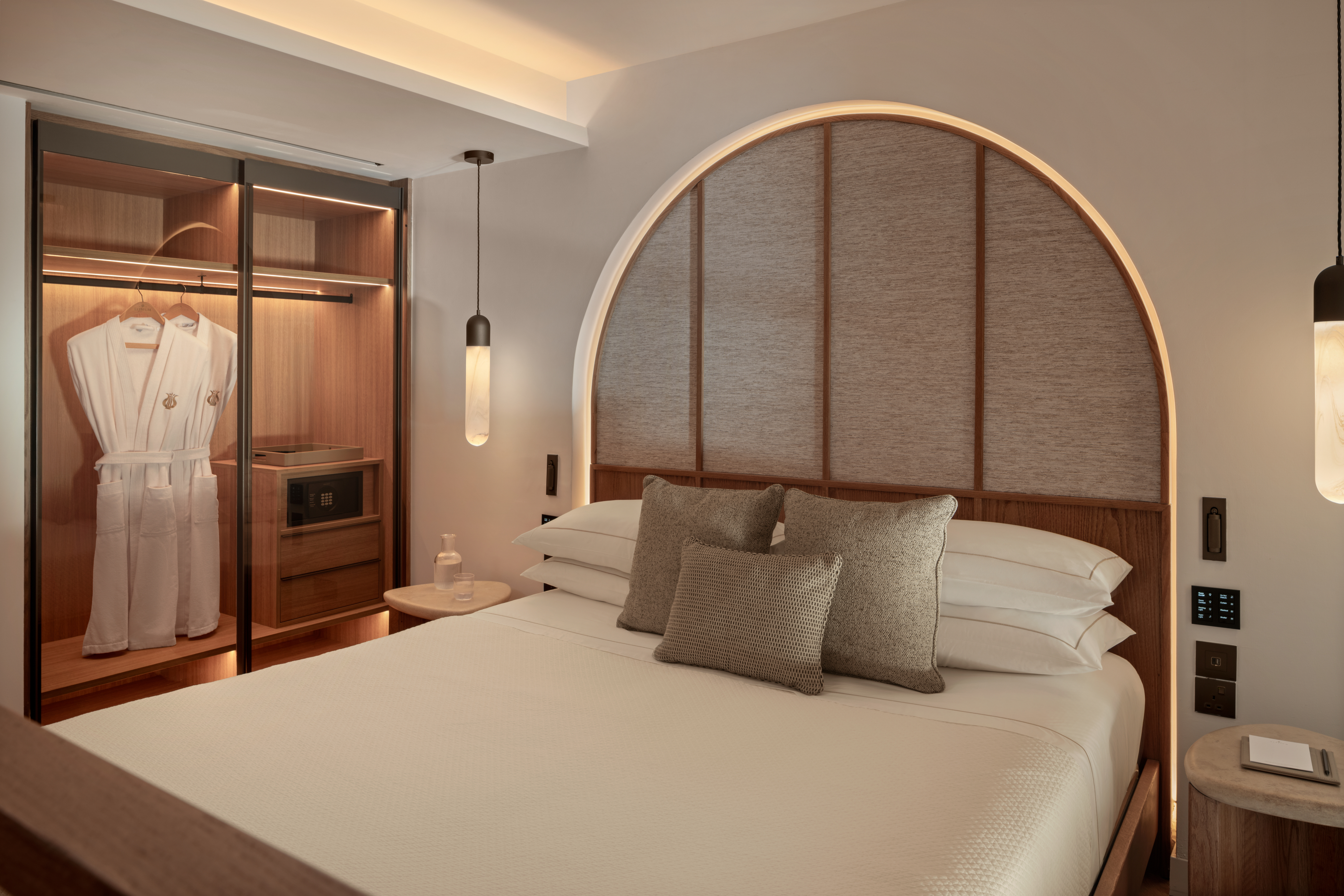 Royal, Duplex, Garden, Suite