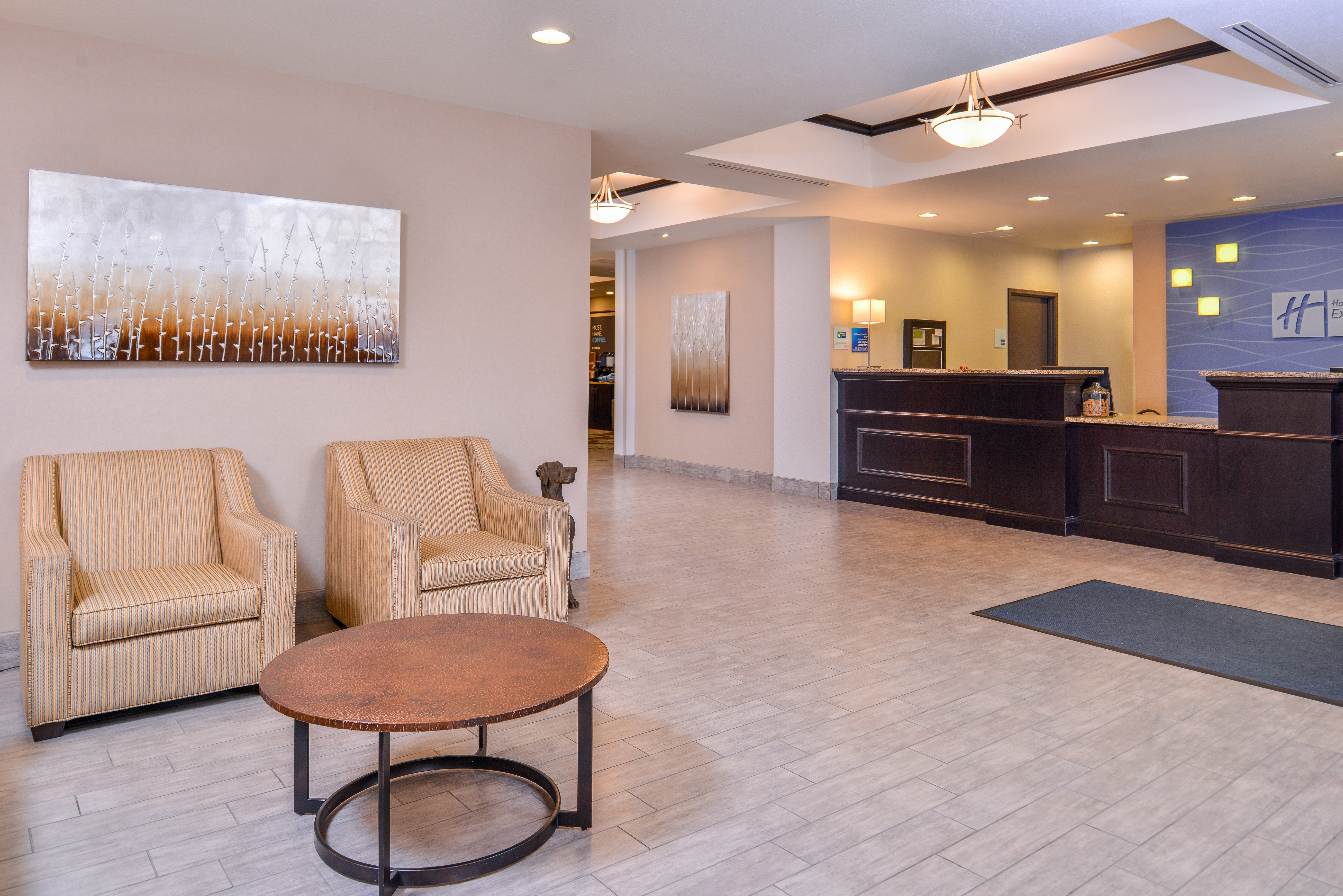 Holiday Inn Express Hotel And Suites Emporia Northwest 32/45