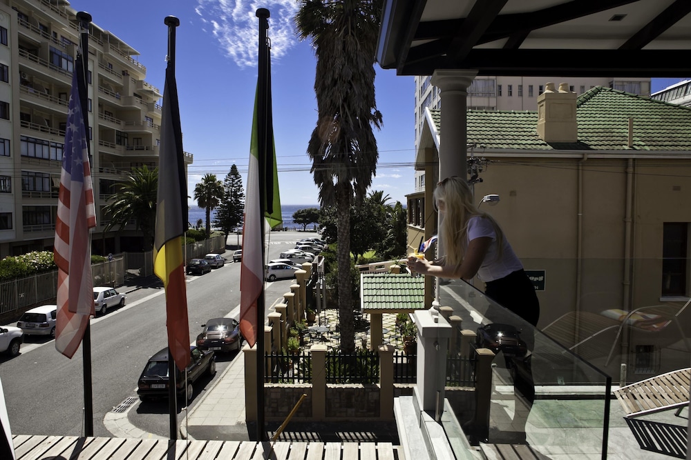 Hotel On The Promenade 23/25