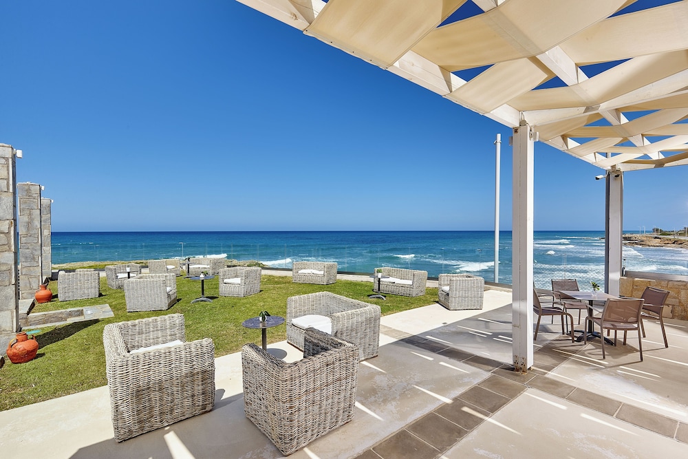 ST. CONSTANTIN SEA HOTEL AND SPA RESORT 46/50