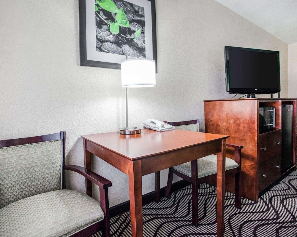 Quality Inn & Suites Altoona - Des Moines 32/33