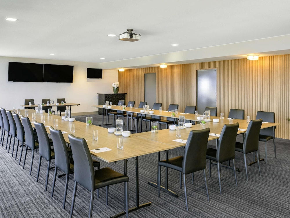 Mantra Melbourne Melton 25/37