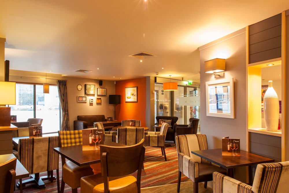 Premier Inn East Midlands Airport 33/42