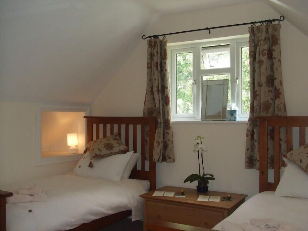 Tibbiwell Lodge - B&B 4/16