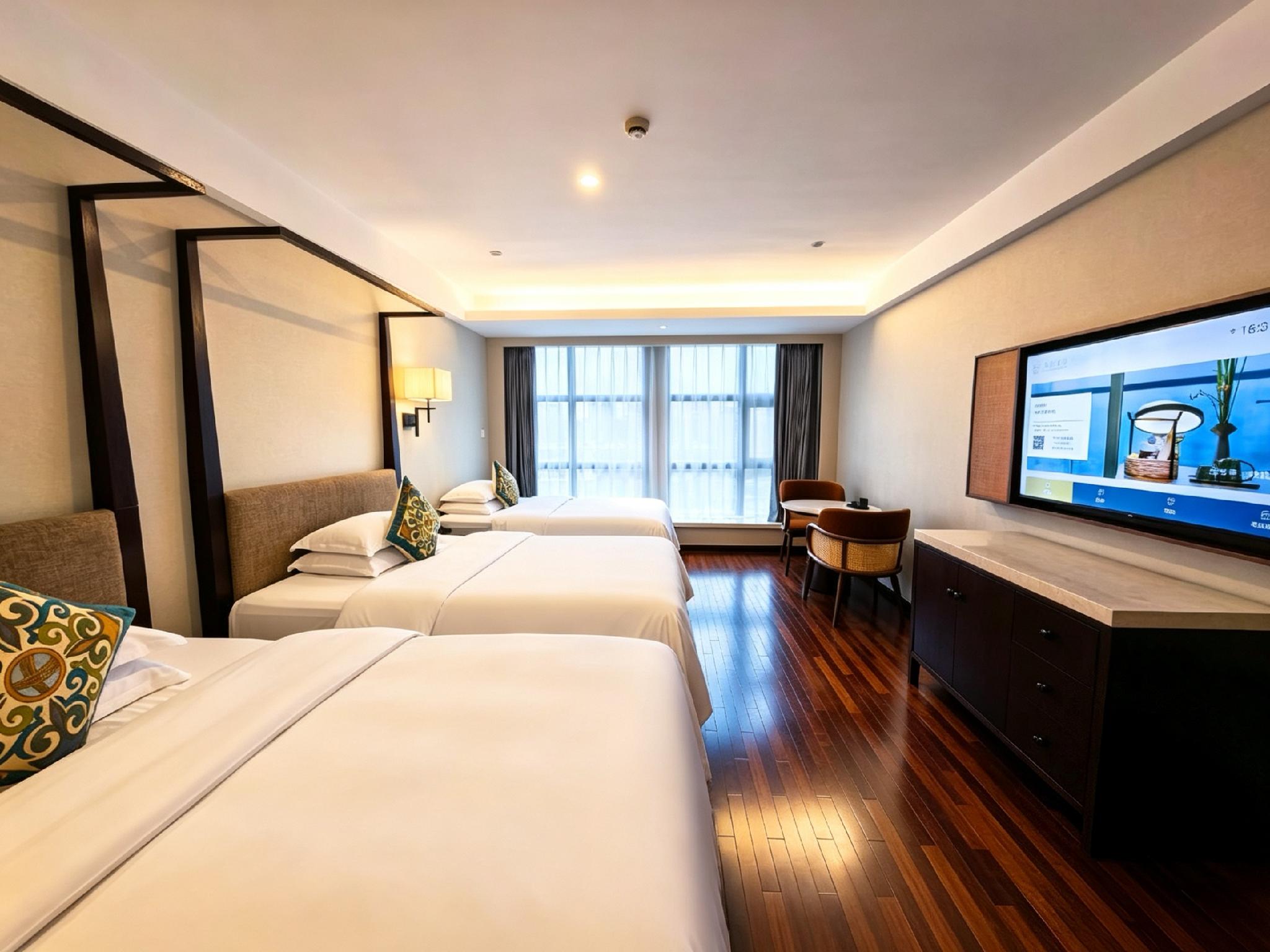 Room, 1 Double and 2 Queen Beds