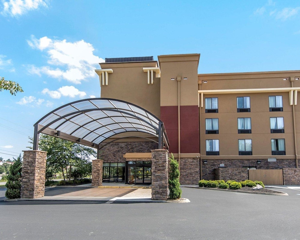 Comfort Suites Kodak Sevierville 1/40