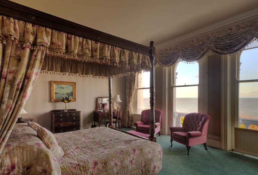 Grand Hotel Eastbourne 32/74