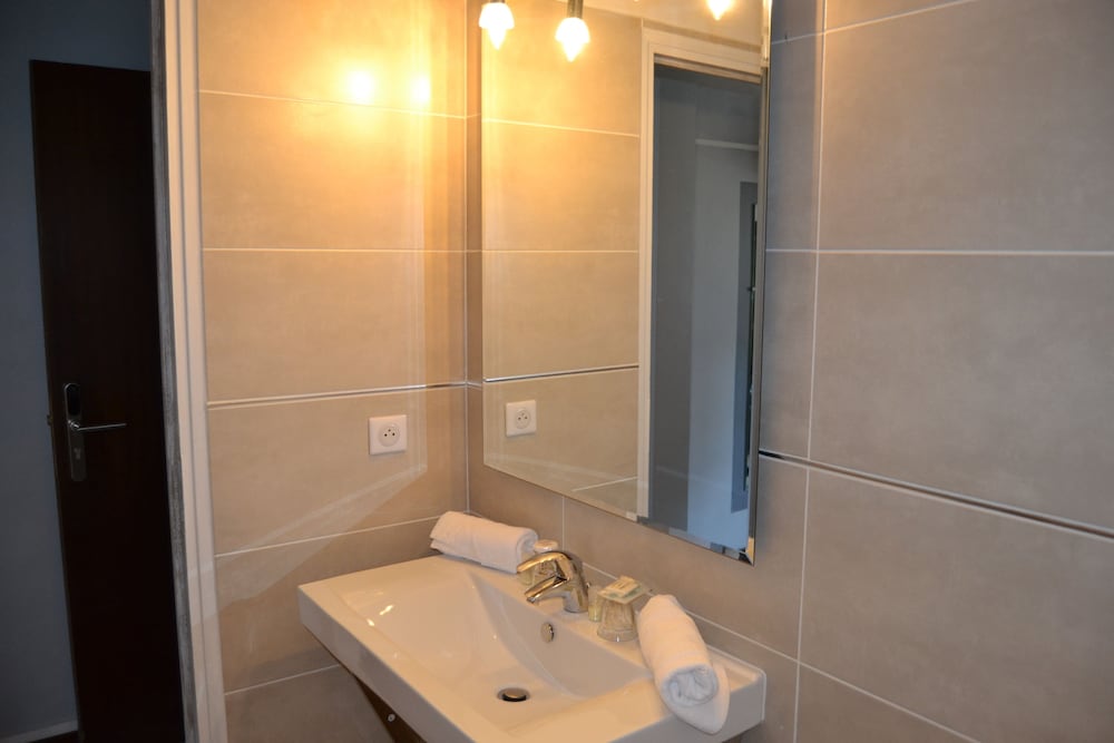 Hotel Cyrnea 24/39
