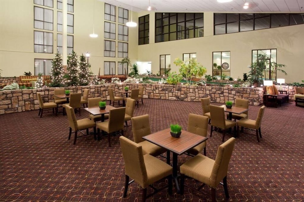 Ramada Plaza by Wyndham Sheridan Hotel and Convention Center 34/50