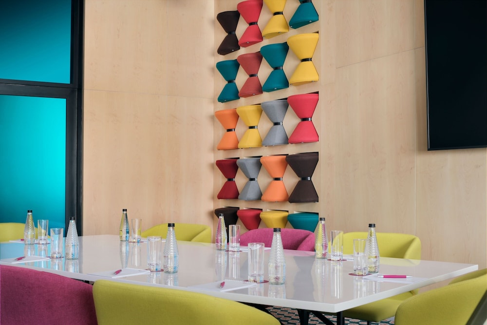 Aloft Muscat 38/47
