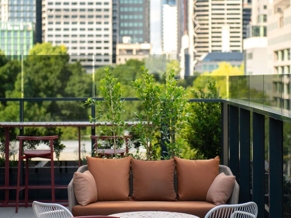 Mercure Melbourne La Trobe Street 30/51