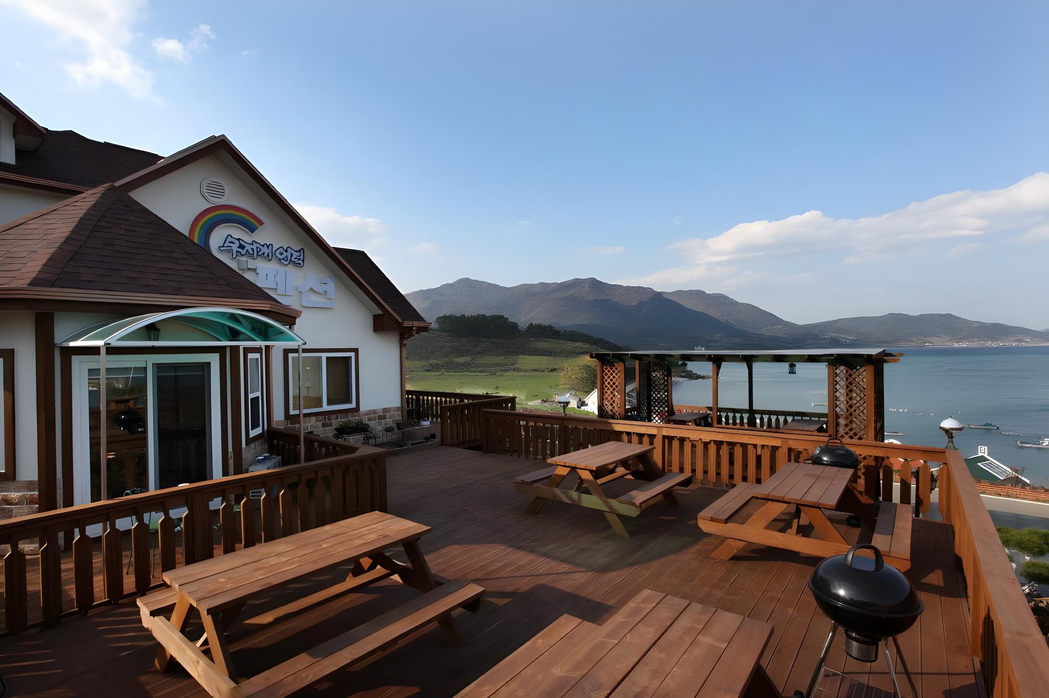 Namhae Rainbow Hill Pension 22/23