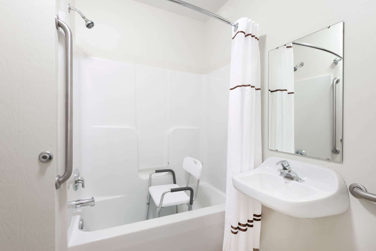 Hawthorn Suites By Wyndham Akron/Seville 25/27