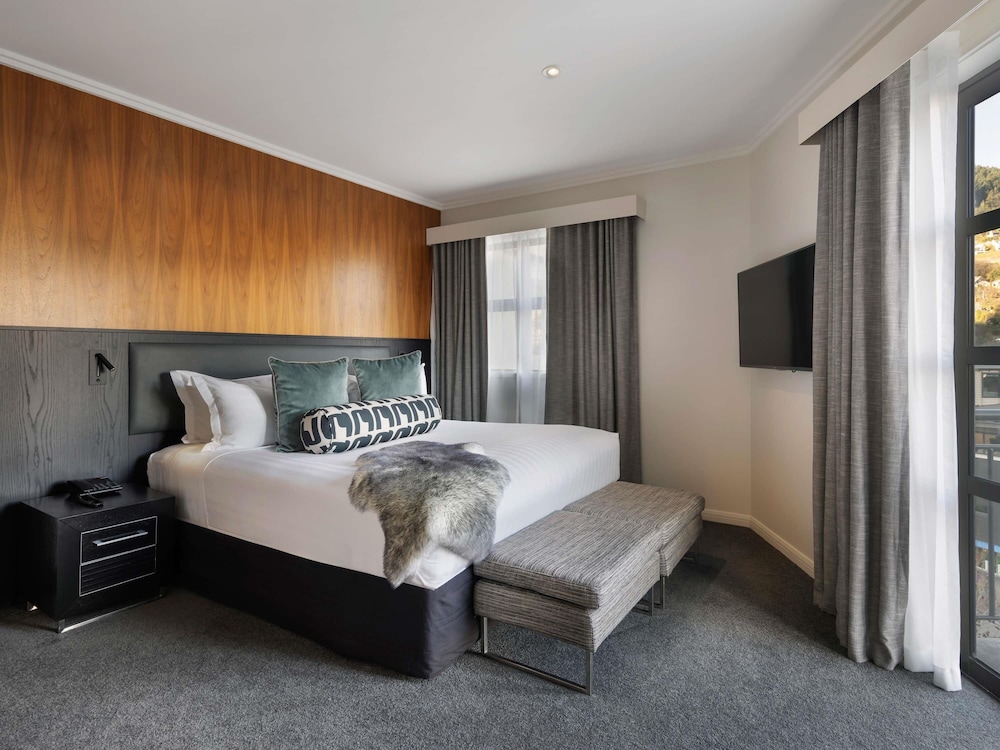 Sofitel Queenstown Hotel and Spa 16/58