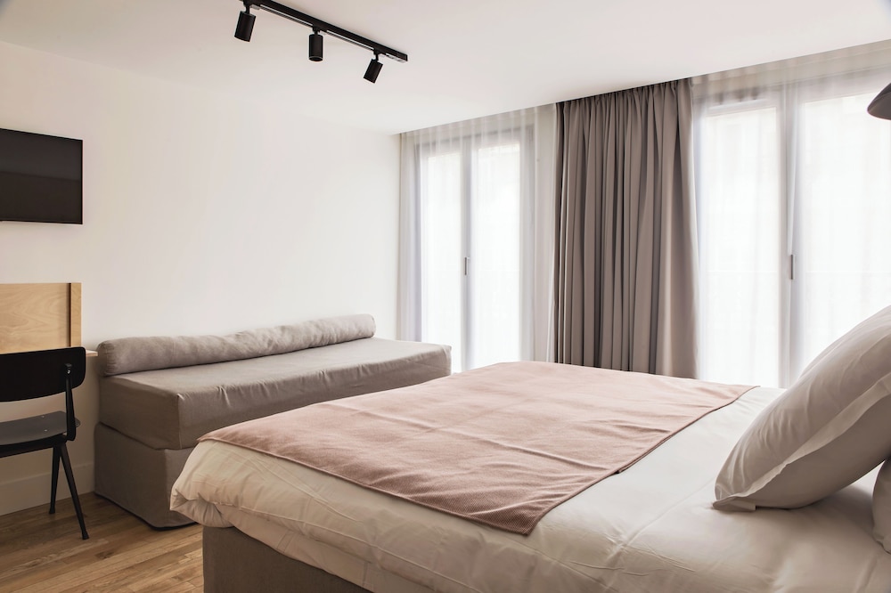 Superior, Triple, 3 Beds, New Hotel Opera 9/10