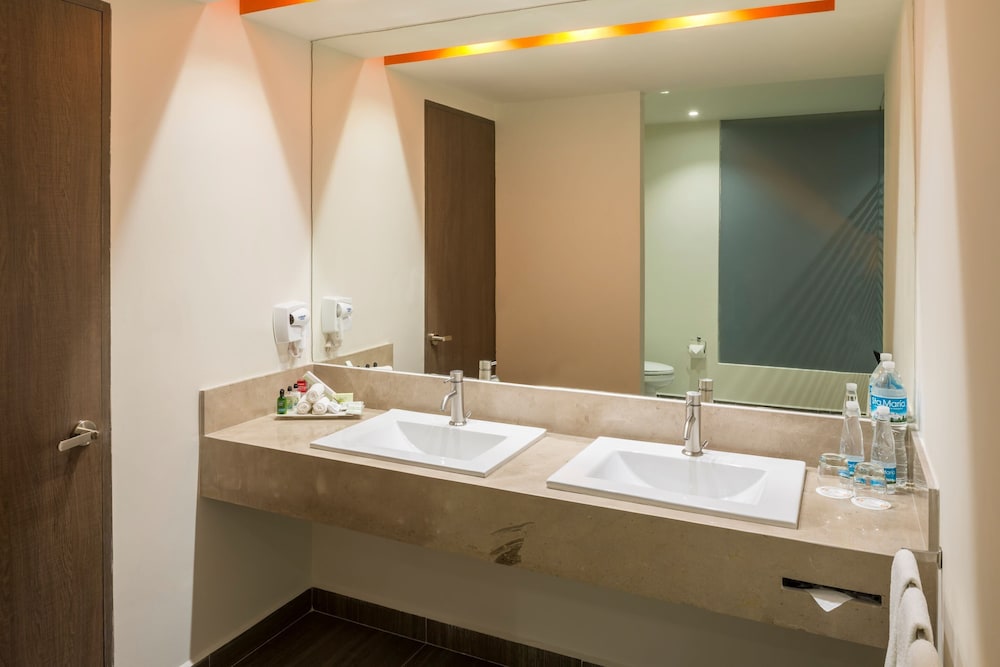 Real Inn Celaya 25/65