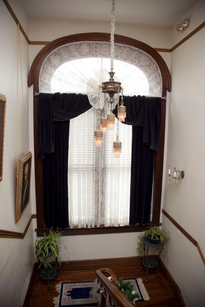Beall Mansion An Elegant Bed & Breakfast In 4/50
