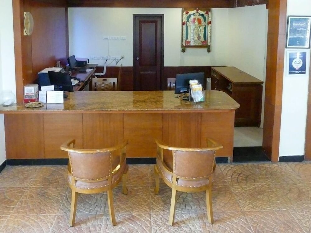 MEENAKSHI'S SUNSHINE HOTEL 24/29