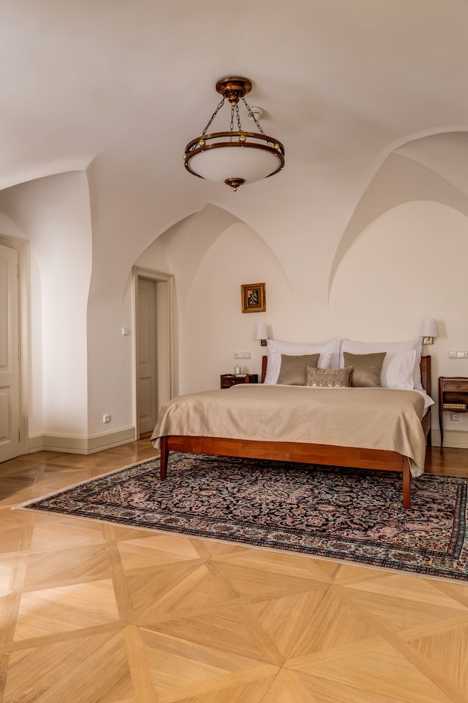 Hostel Santini Prague 5/50