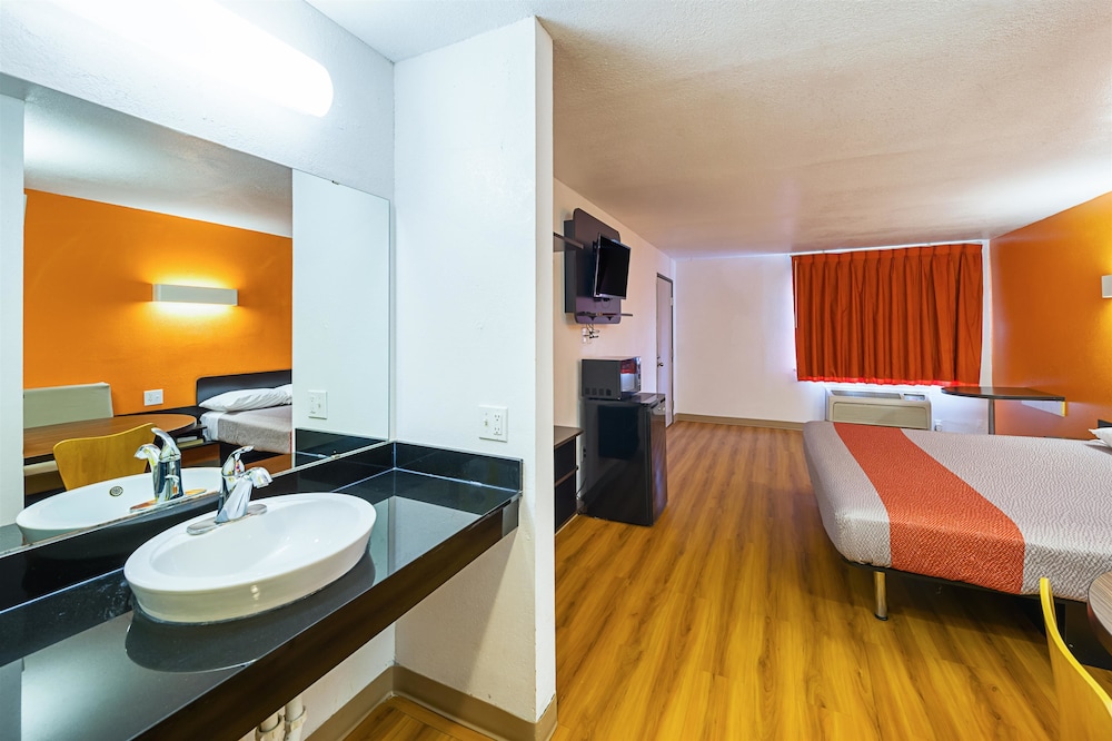 Motel6 Amarillo, TX 51/53