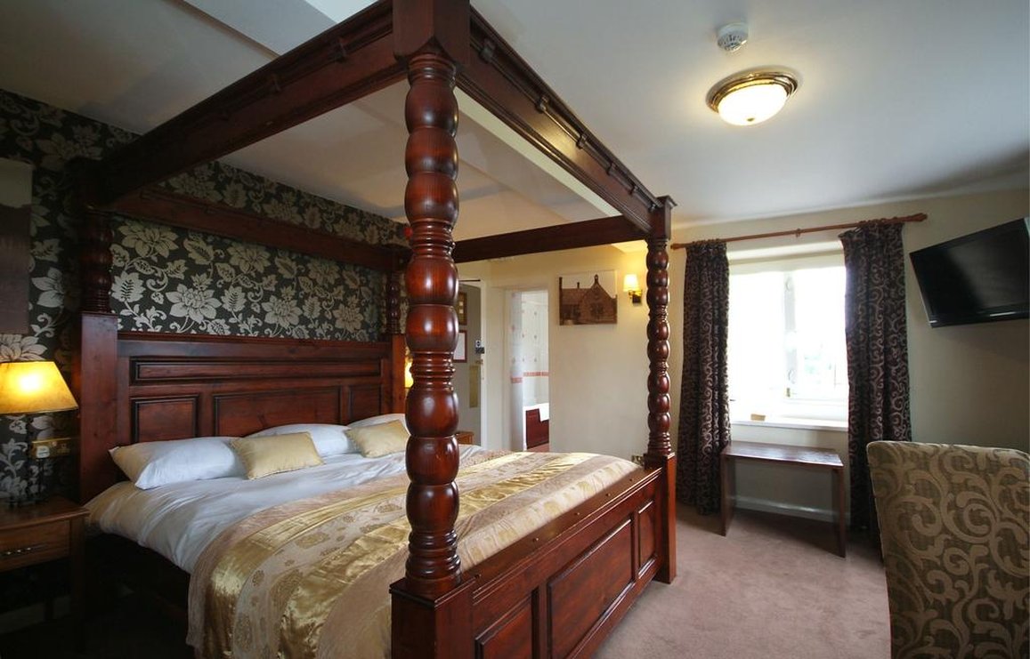 Ravensworth Arms Hotel 13/39