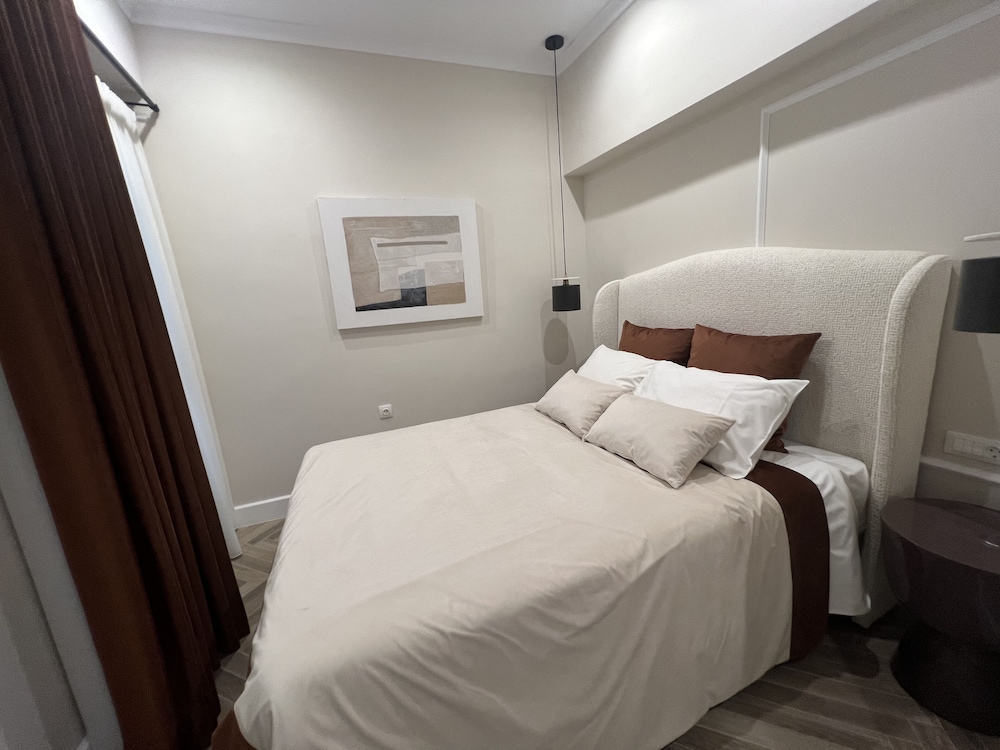PANTHEON HOTEL 8/50