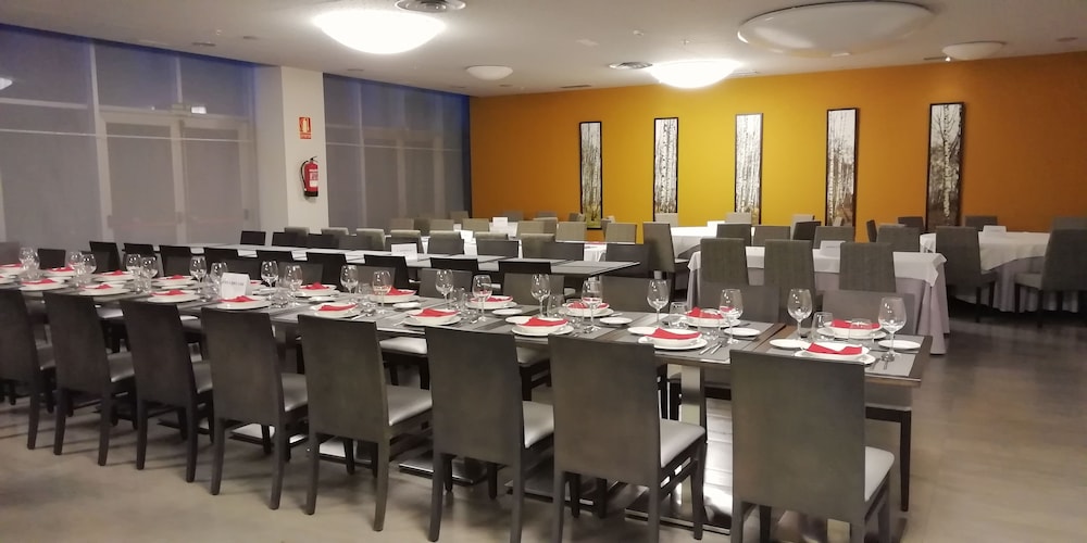 Hotel Ciudad de Ponferrada 61/72