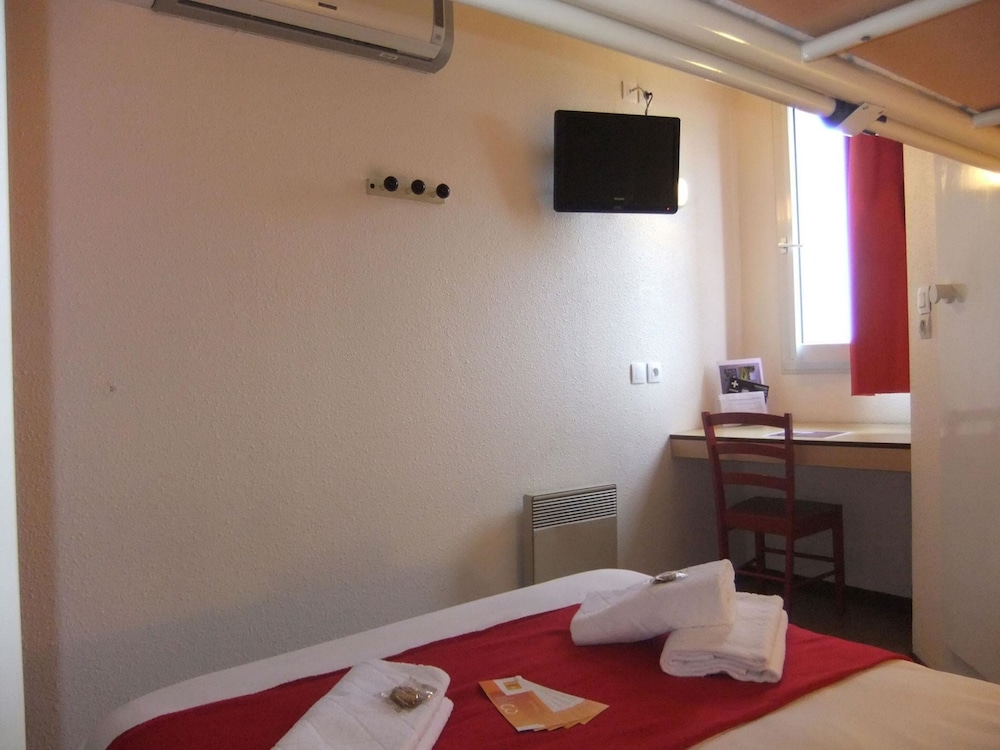 Hotel Premiere Classe Niort Est - Chauray 17/57