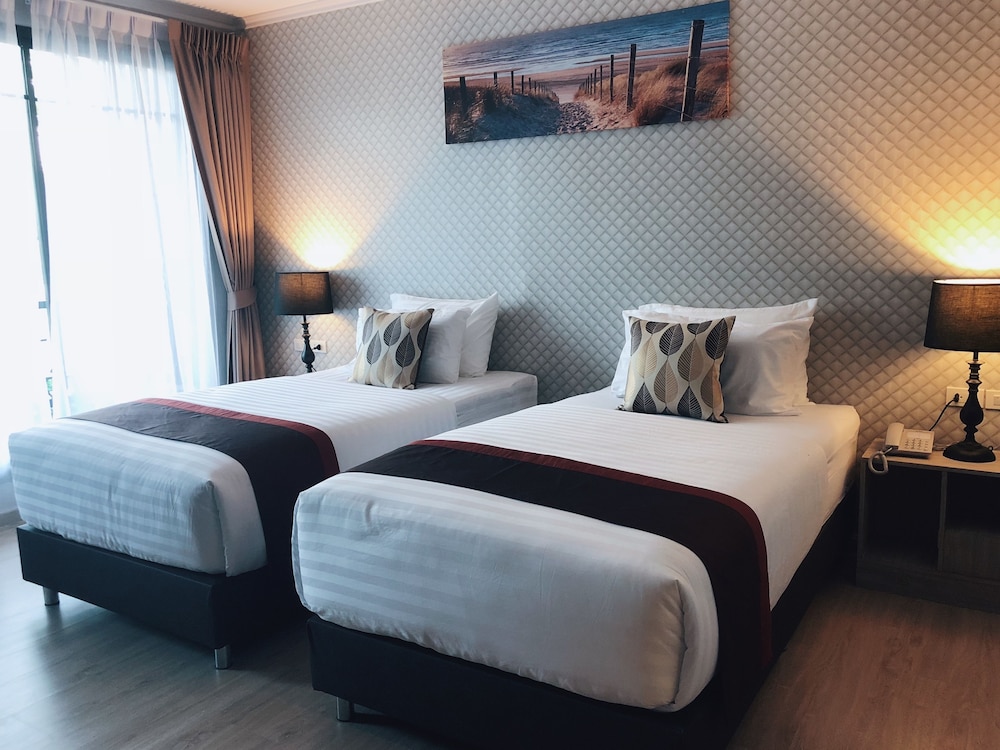 2 BEDROOMS, PREMIUM