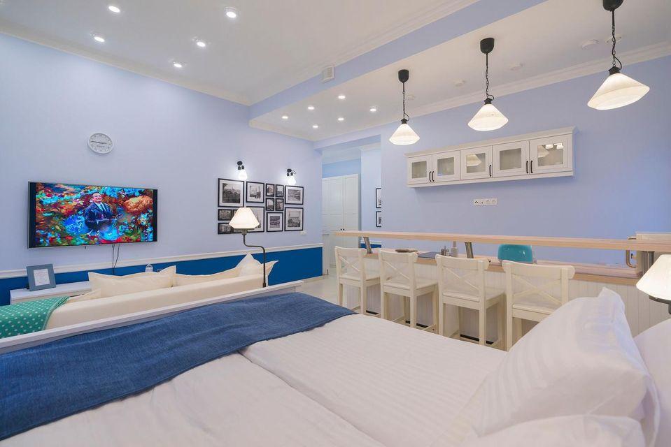 AZURE, SUITE