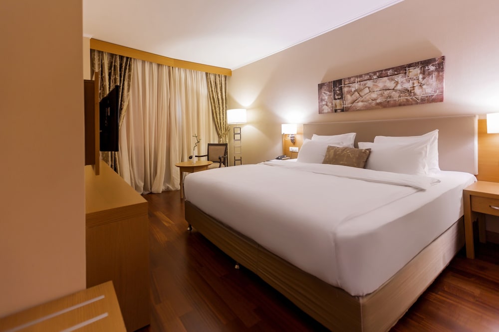 Hayat Hospitality Oskemen 18/48