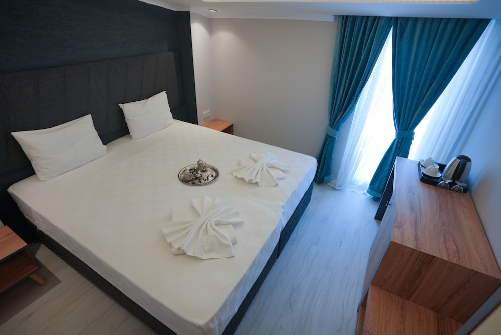 Cekmen Hotel 18/80