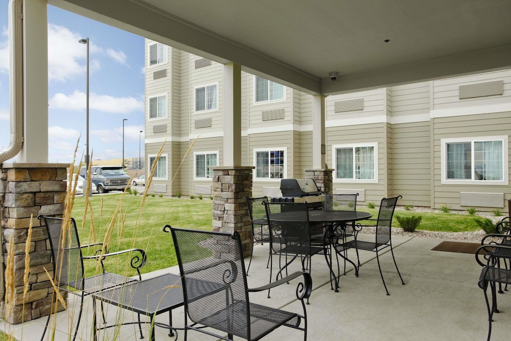 Microtel Inn & Suites By Wyndham Williston 27/36
