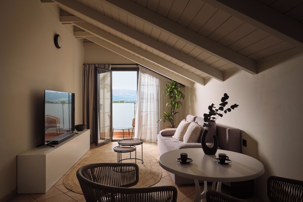 Nikon Boutique Hotel 58/74