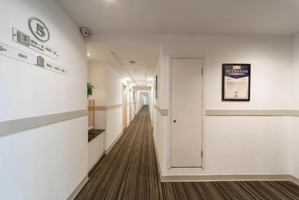 Jinjiang Inn (Shenzhen Futian Exhibition Center Fumin Metro Station) 27/39
