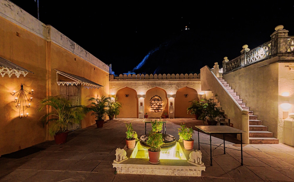 Rawla Narlai Luxury Heritage Hotel 7/50