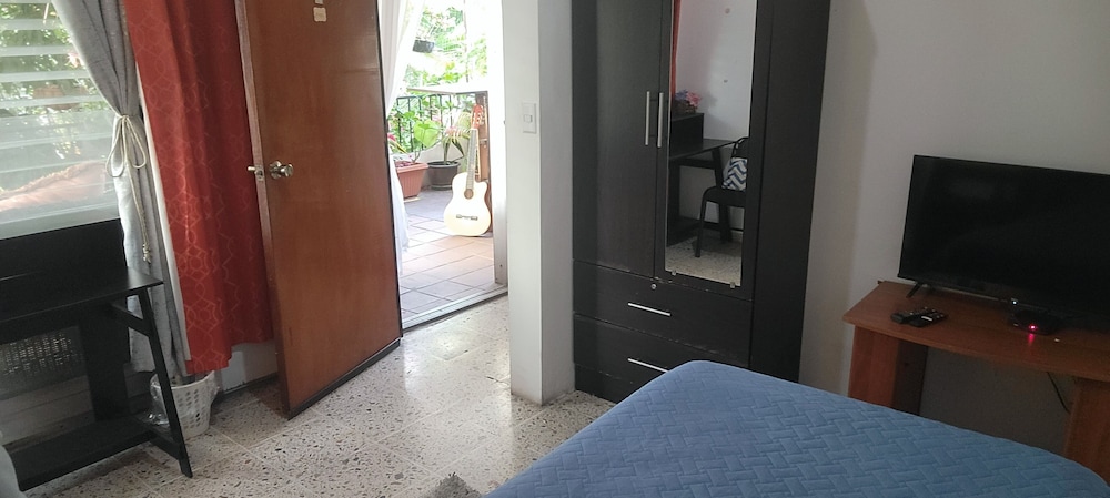 Alojamiento El Salvador Guest House 38/50