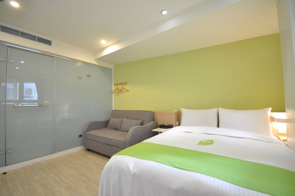 Green Hotel 23/63