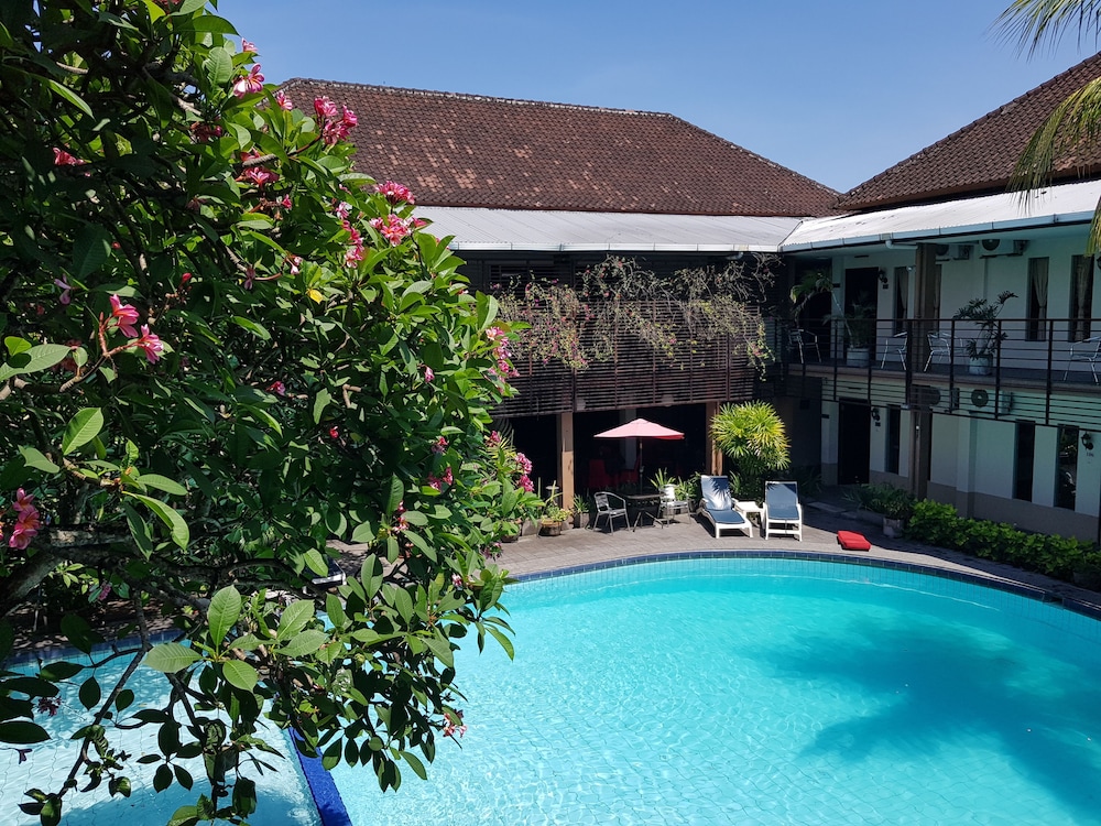 SANUR AGUNG HOTEL 12/77