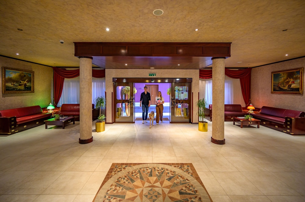 Hotel Nautica 6/72