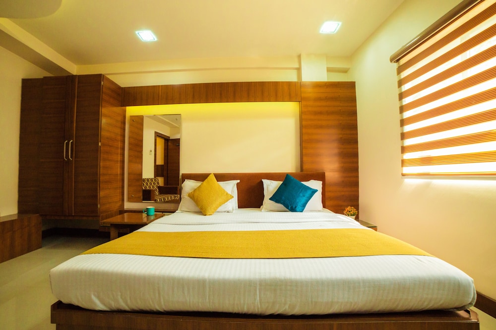 HOTEL GK PALACE 8/25