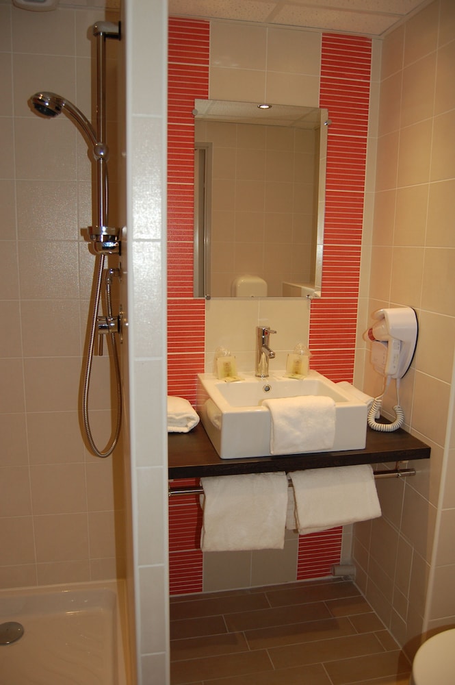 Hotel the Originals Coutances Cositel 62/63