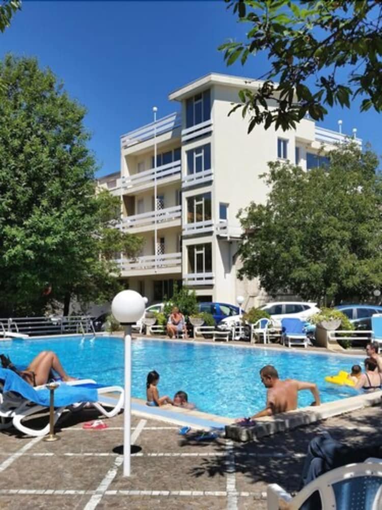 Mondial Park Hotel 42/50